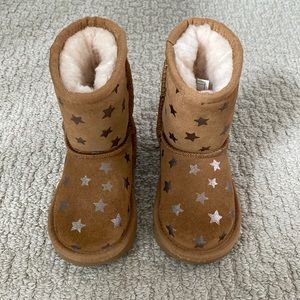 Chestnut UGG